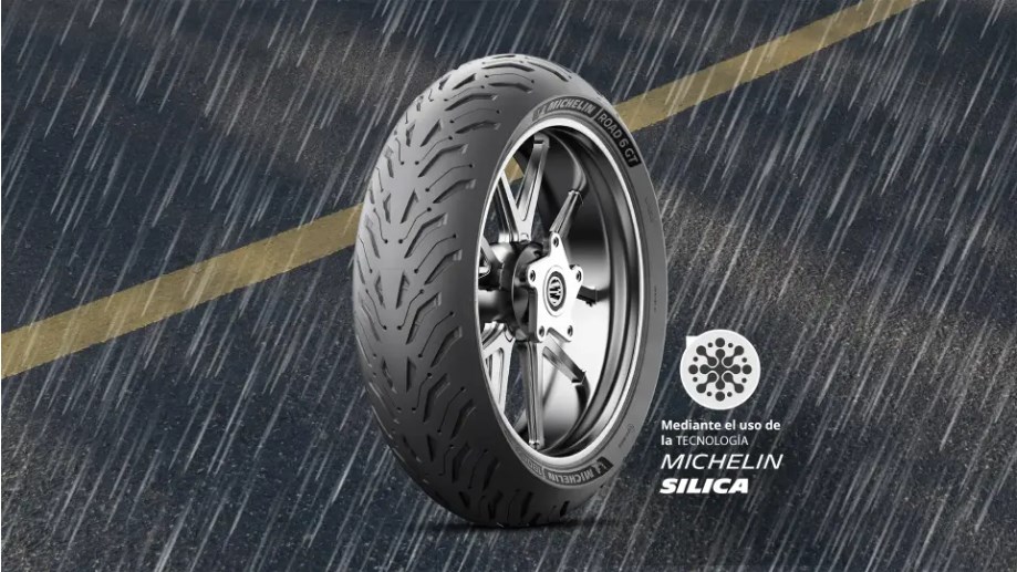 neumático Michelin Road 6 en lluvia